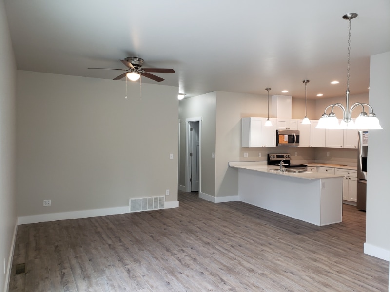 Building Photo - 165 Fairway Blvd