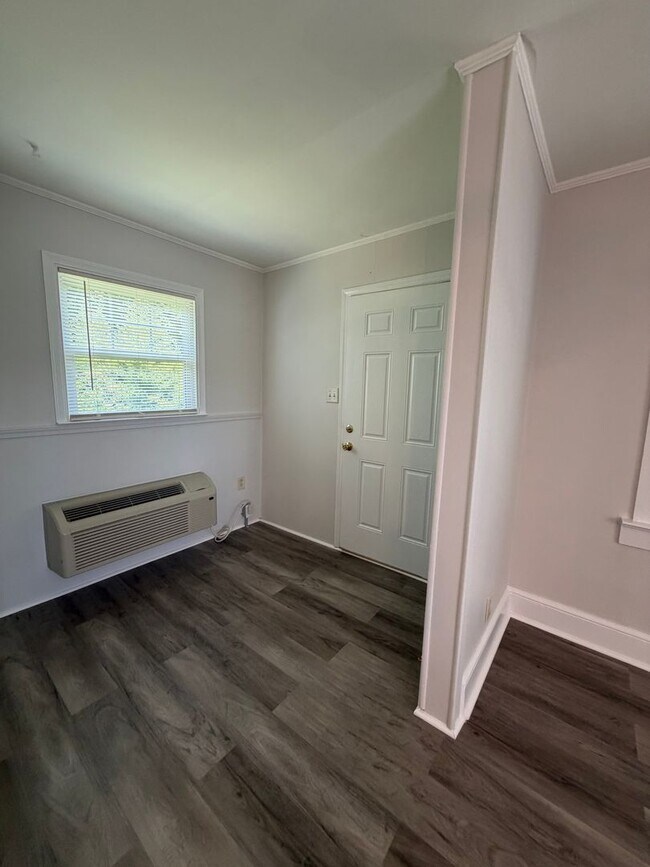 Building Photo - Exclusively Offered by Muse Realty Rentals, LLC