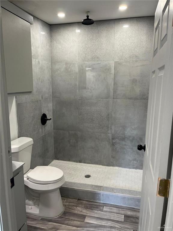 Building Photo - 18 Miller Ave