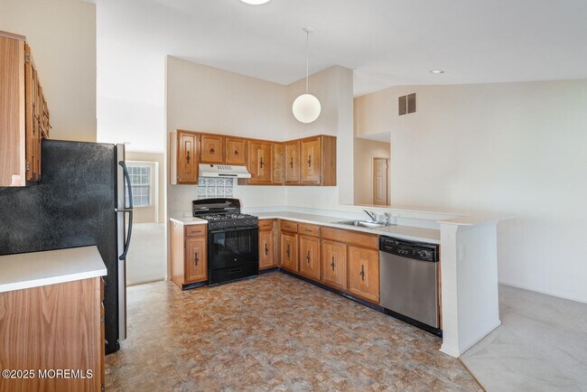Building Photo - 405 Lexington Dr
