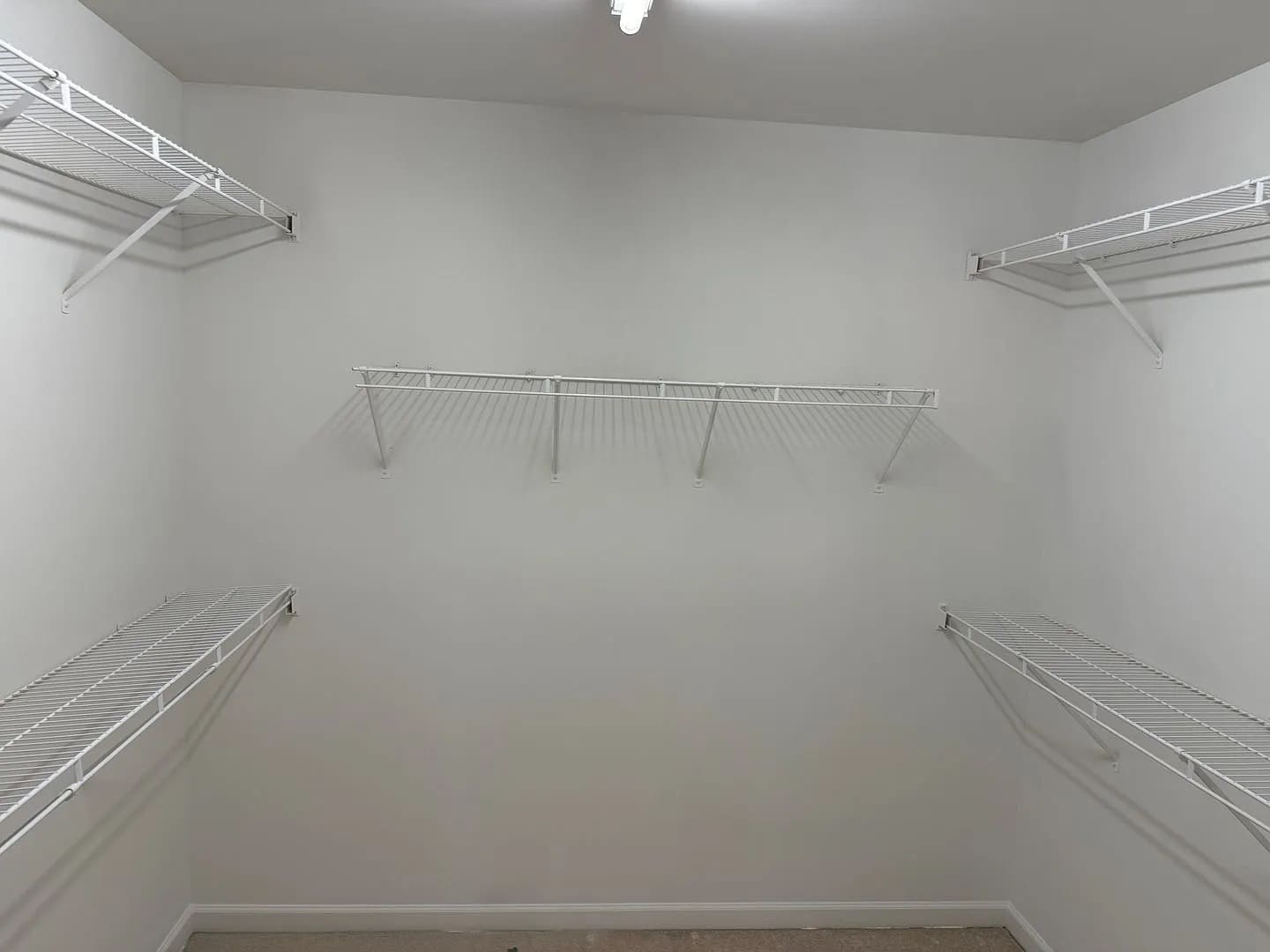 Building Photo - Room in Townhome on Dunford St