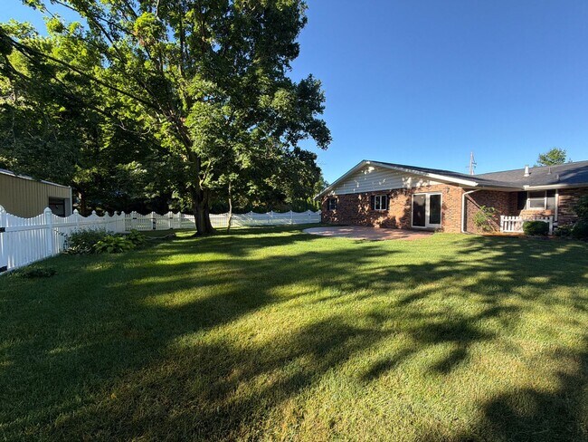 Building Photo - Country Living with Convenient Access 3 Bedroom Brick Ranch Home in Goshen