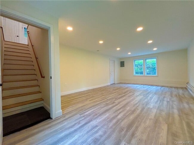 Building Photo - 941 Elting Rd