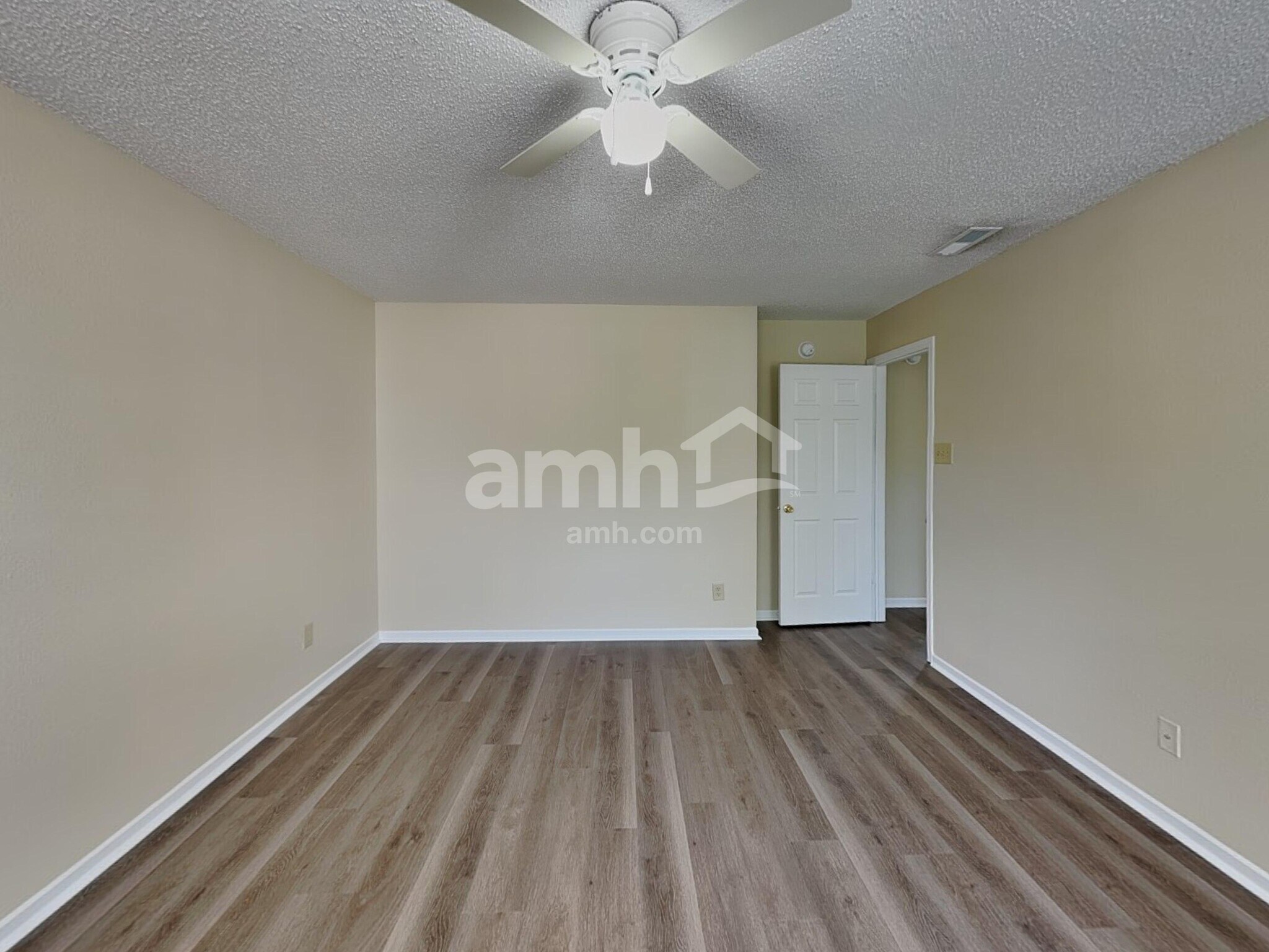 Building Photo - 2940 Hearthside Dr