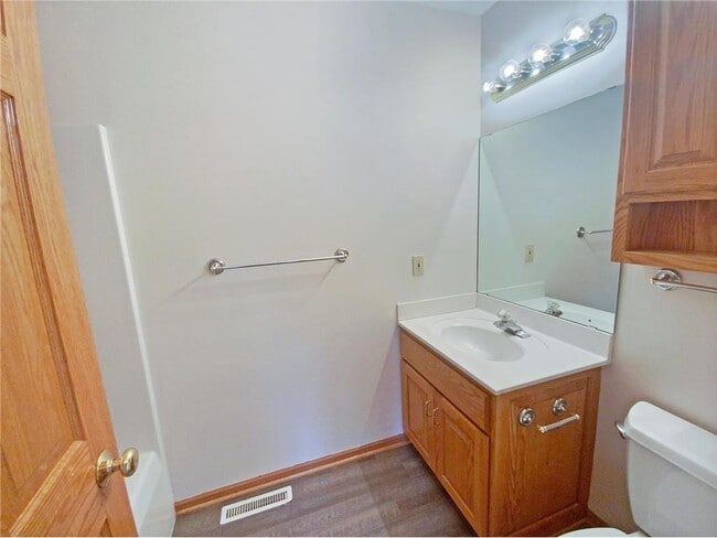 Building Photo - 3647 Ironwood Ct SW