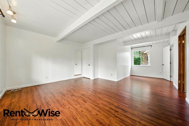 Building Photo - 2170 Clayton Dr