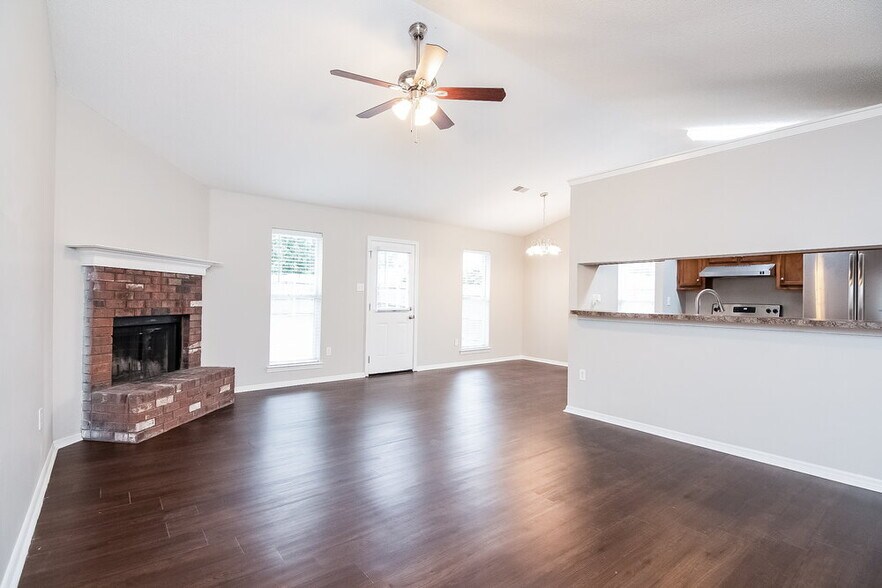 Building Photo - 10102 Williford Dr