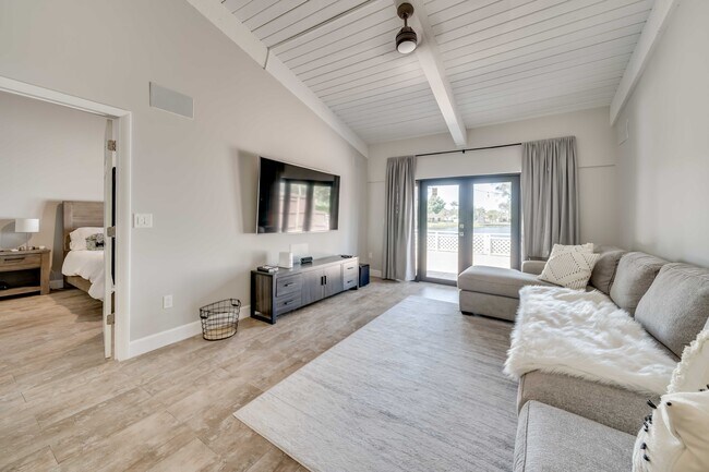 Building Photo - 2250 Buttonwood Ave