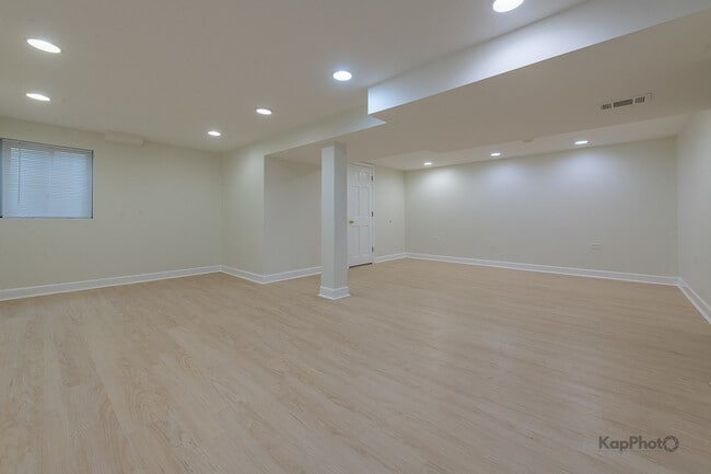 Building Photo - 713 Mariners Point