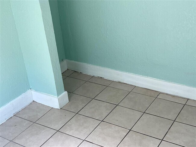 Building Photo - 2002 E 33rd Ave