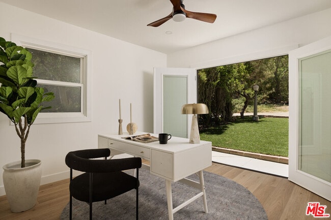 Building Photo - 885 Montecito Dr