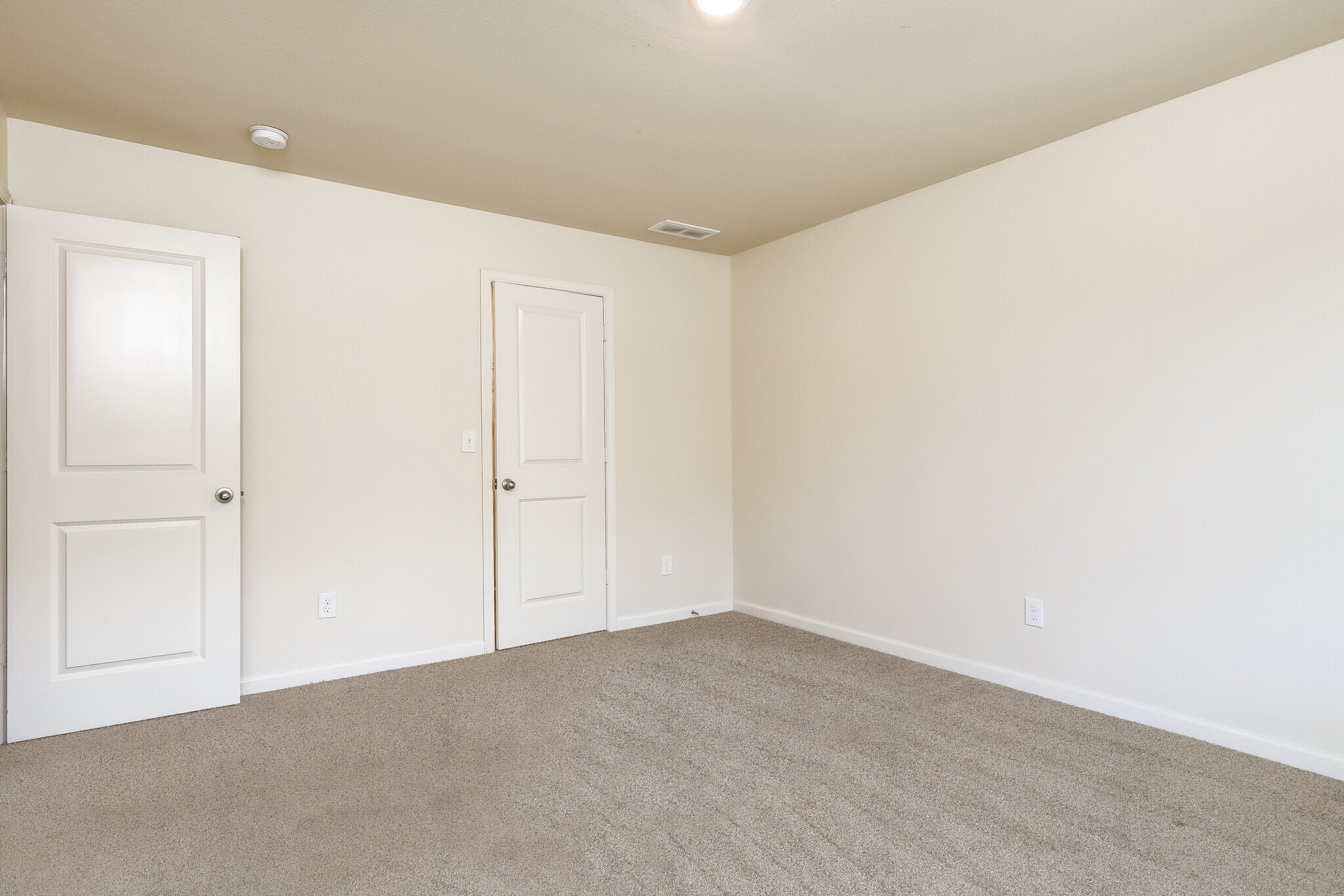 Building Photo - 201 Highwood Ln