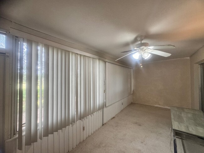 Building Photo - 119 Fairway Dr