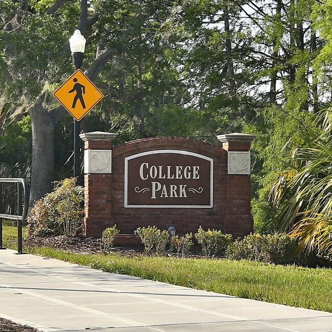 Building Photo - 3/2 in College Park near Lake Ivanhoe