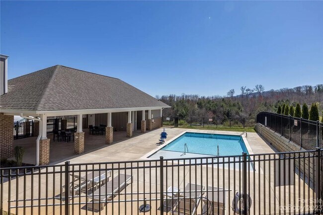 Building Photo - Spacious Newer Construction In Candler