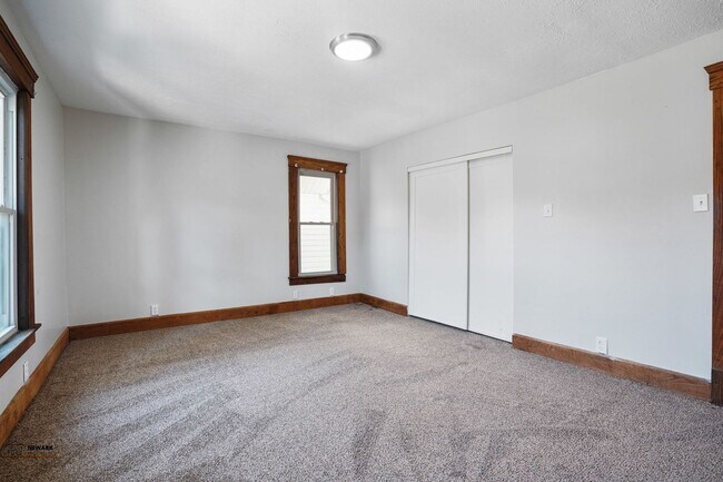 Building Photo - 588 Mt Vernon Rd