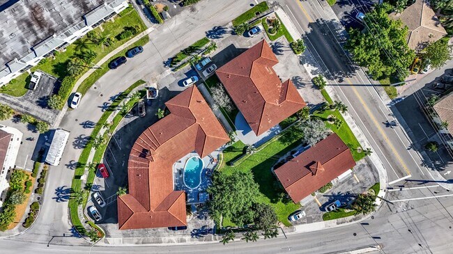 Building Photo - 431 W Camino Real