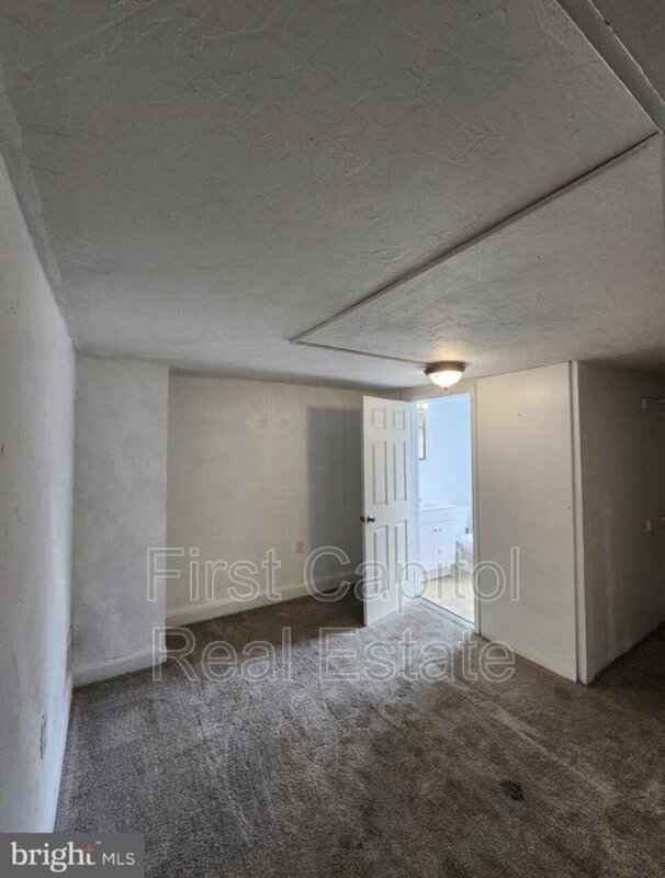 Building Photo - 140 S 2nd St