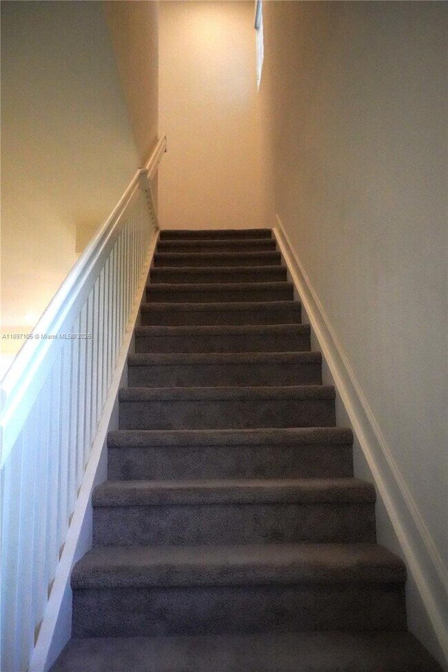 Building Photo - 1450 SE 26th Ter