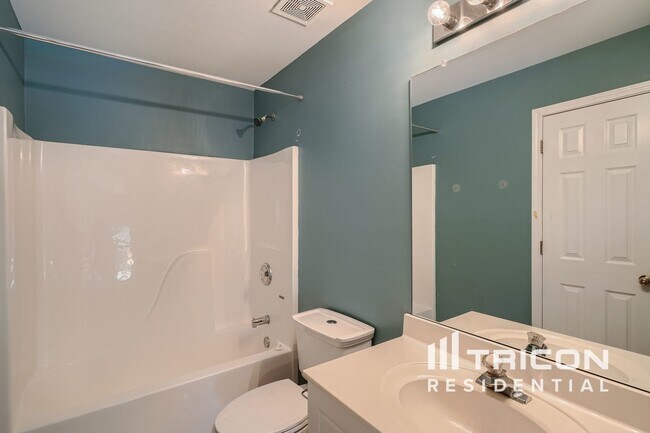 Building Photo - 1315 Bridle Path Dr