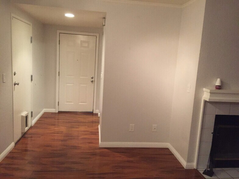 Building Photo - 2499 Alveswood Cir