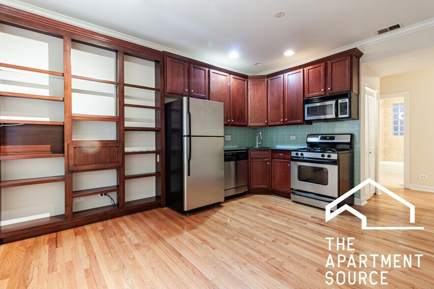 Primary Photo - 3246 N Clifton Ave