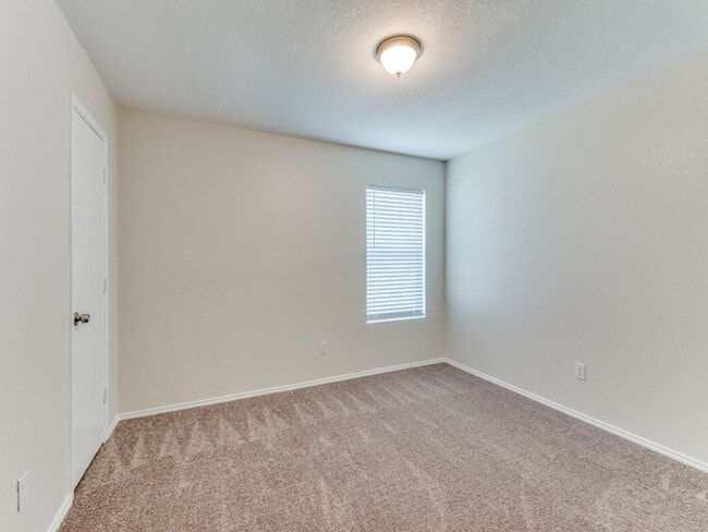 Building Photo - 1609 Castle Ridge Road