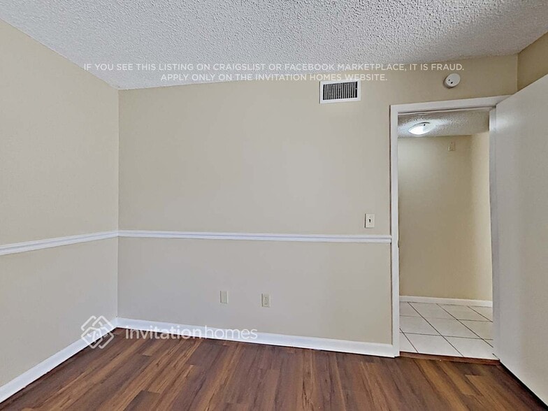 Building Photo - 12415 Kiwi Ave