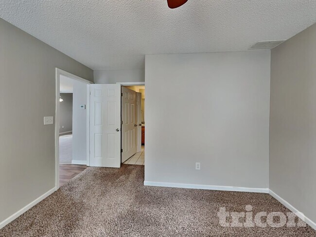 Building Photo - 104 Rampart St