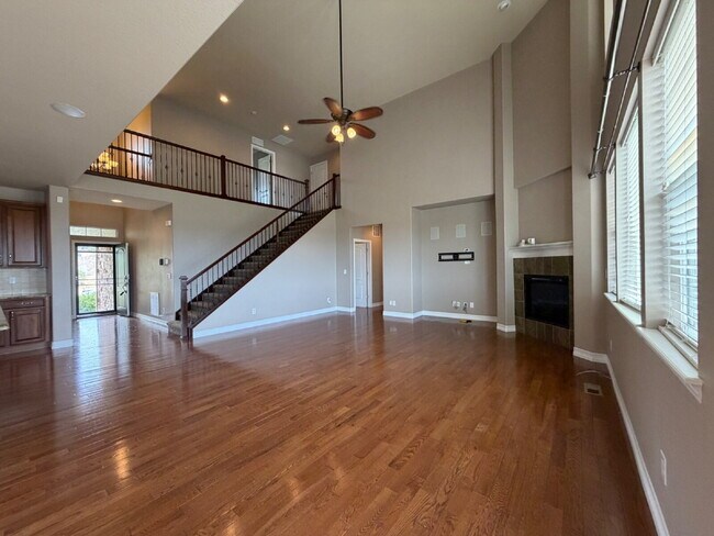Building Photo - Luxurious 5-Bed Oasis with Scenic Views and Elegant Finishes in Blackstone Country Club, Includes...