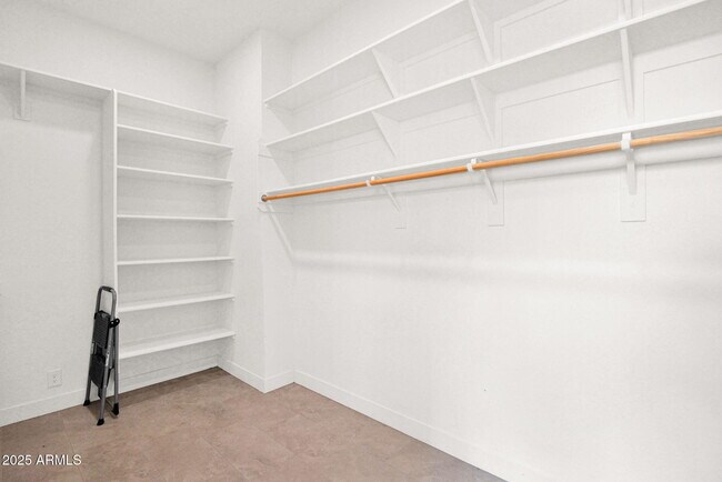 Building Photo - 11040 E Ajave Dr