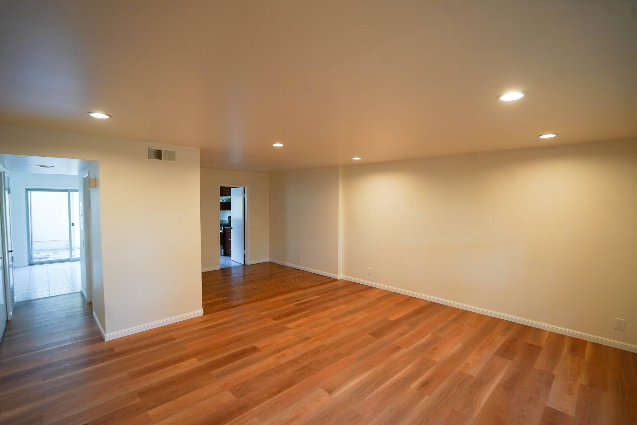 Building Photo - 2396 Shoreside Ct