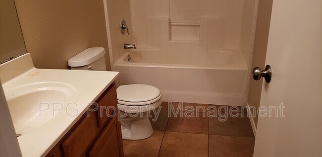 Building Photo - 2434 S 83rd Dr