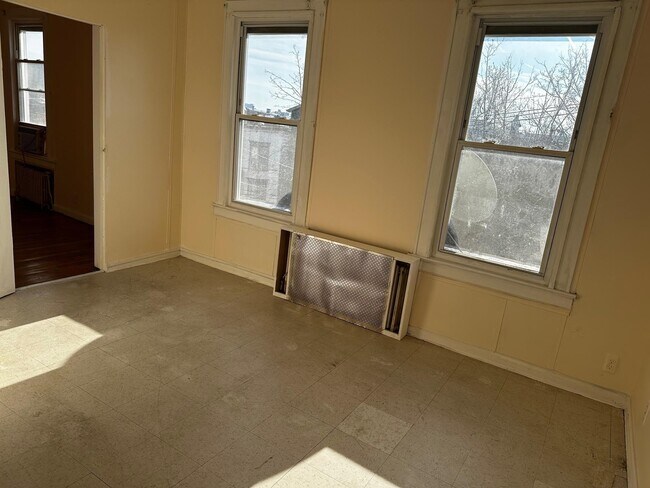 Building Photo - 28 Lincoln St