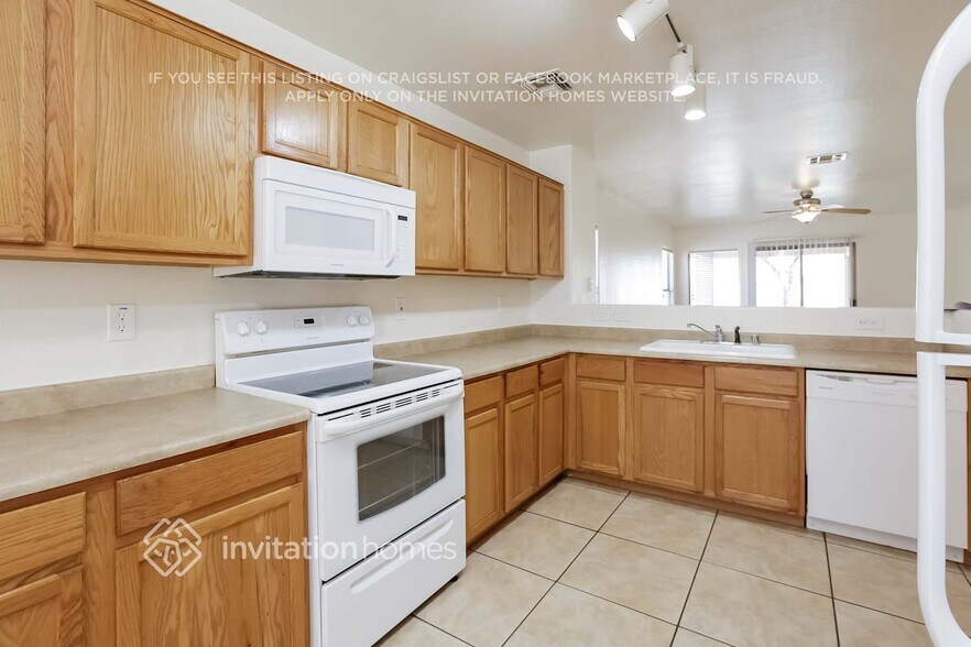 Building Photo - 1602 W Alta Vista Rd