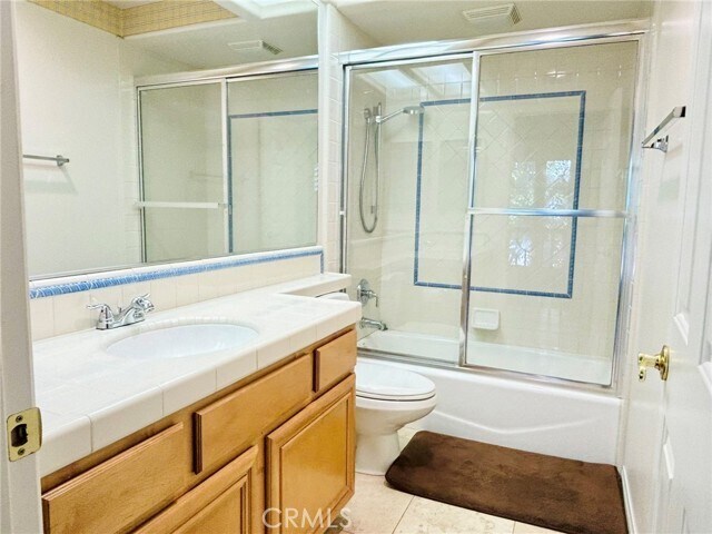 Building Photo - 5 St Pierre