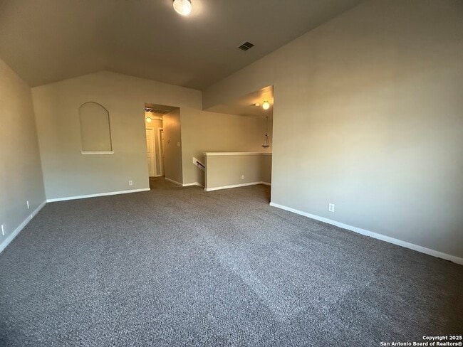Building Photo - 570 Roadrunner Ave