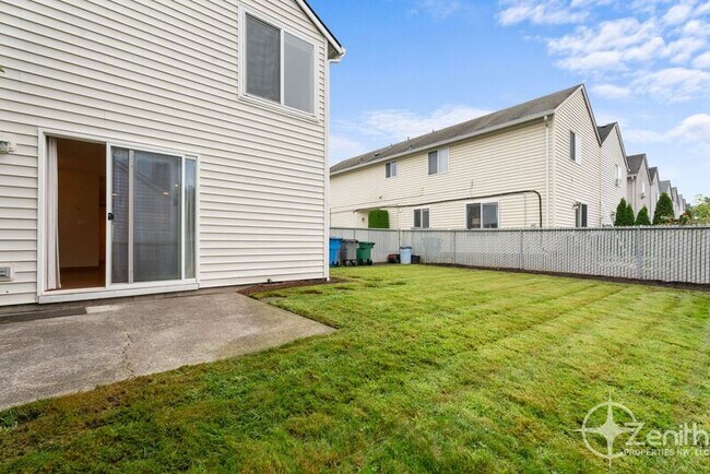 Building Photo - 3012 NE 116th Ave