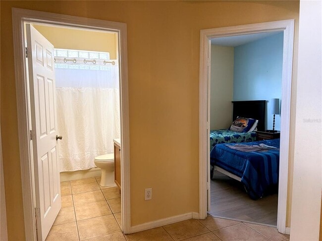 Building Photo - 8127 Fan Palm Way