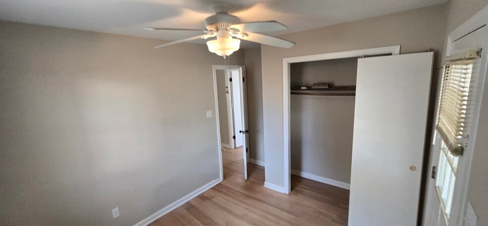 Building Photo - 2209 Shore Dr