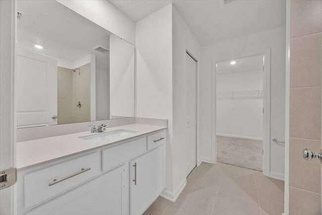 Building Photo - 2398 McKinley Dr