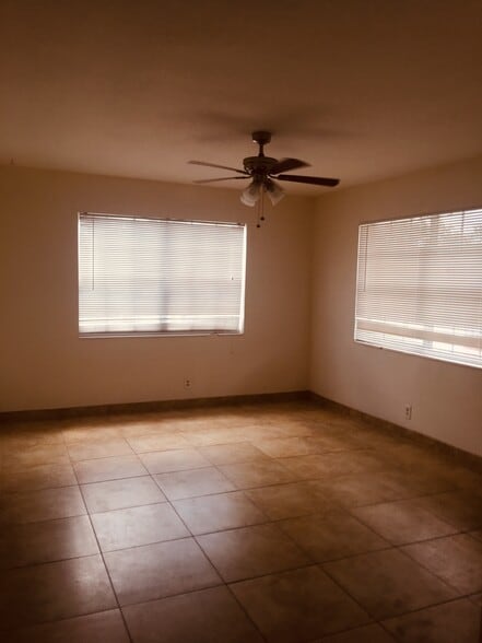 Building Photo - 111 SW 11th Ave