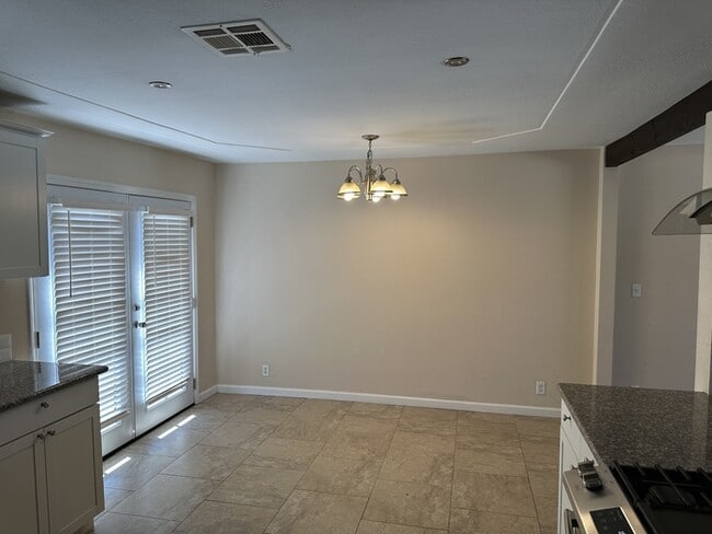 Building Photo - Modesto 3 Bedroom 2 Bathroom Home