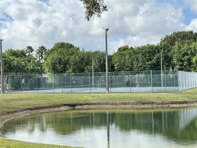 Building Photo - 643 Vista Isles Dr