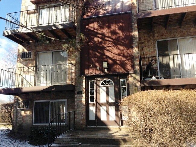 Building Photo - Oak Terrace