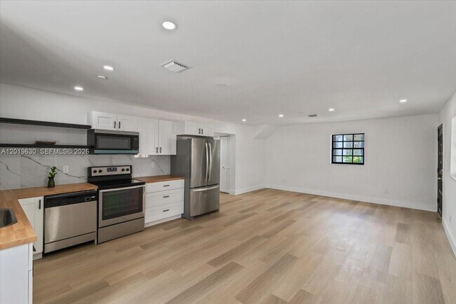 Building Photo - 1409 NW 44th St