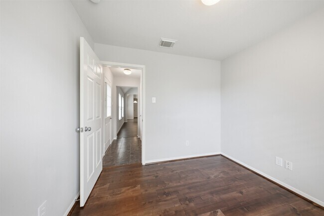 Building Photo - 2319 Falcon Knoll Ln