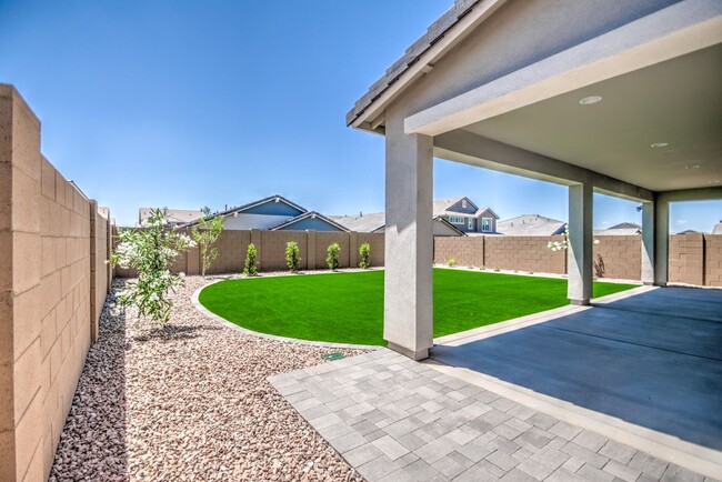 Building Photo - Beautiful 5 Bedroom at Desert place!