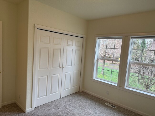 Building Photo - Beautiful 3 bedroom 2 bath house in Cottage Grove!