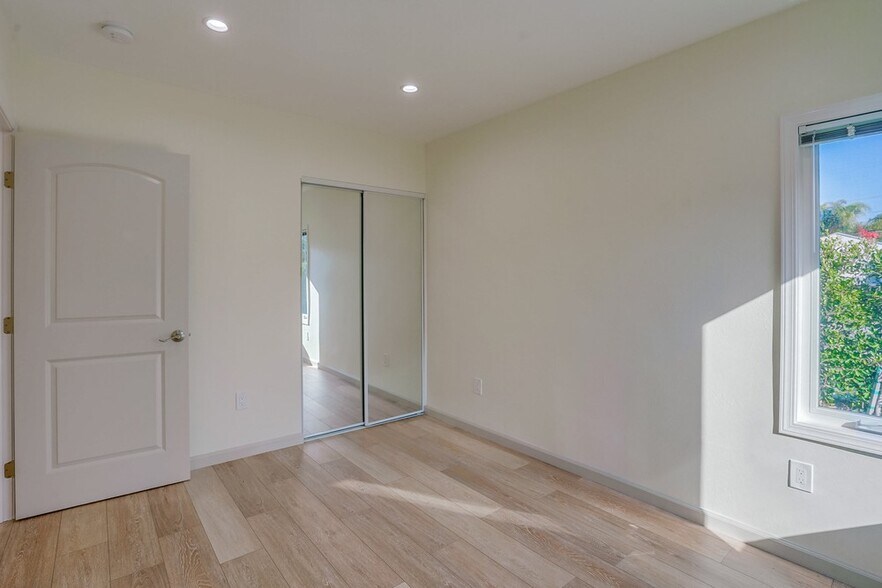 Building Photo - 4725 Sawtelle Blvd